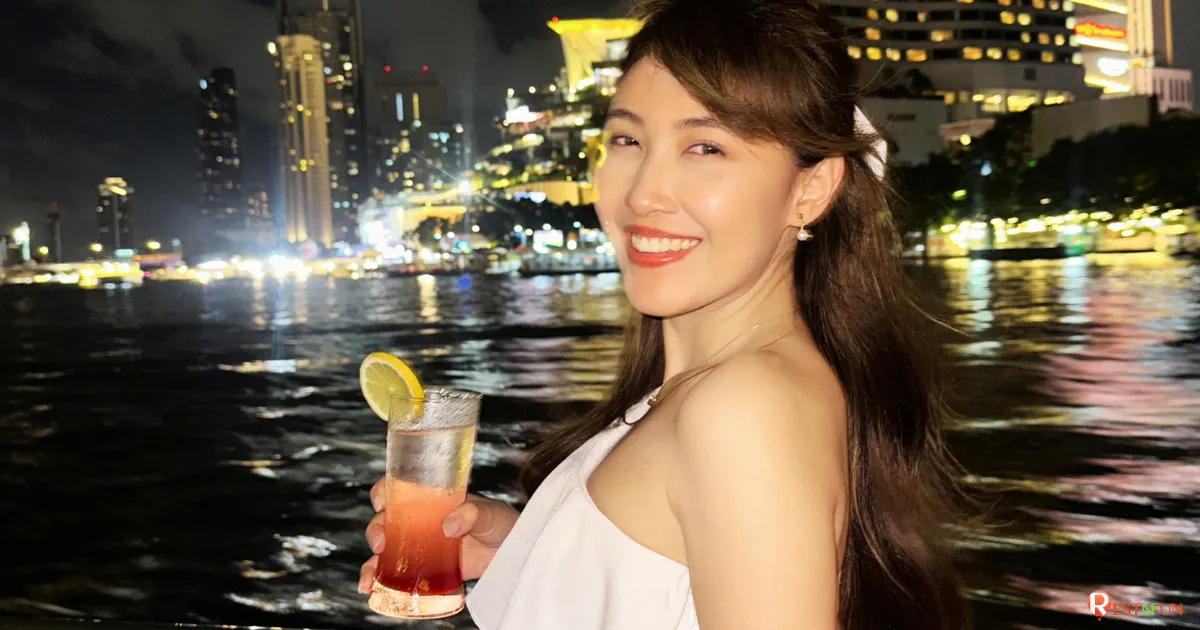 ถ่ายภาพกับวิวแม่น้ำเจ้าพระยาบนเรือเมอริเดียน ครูซ 2